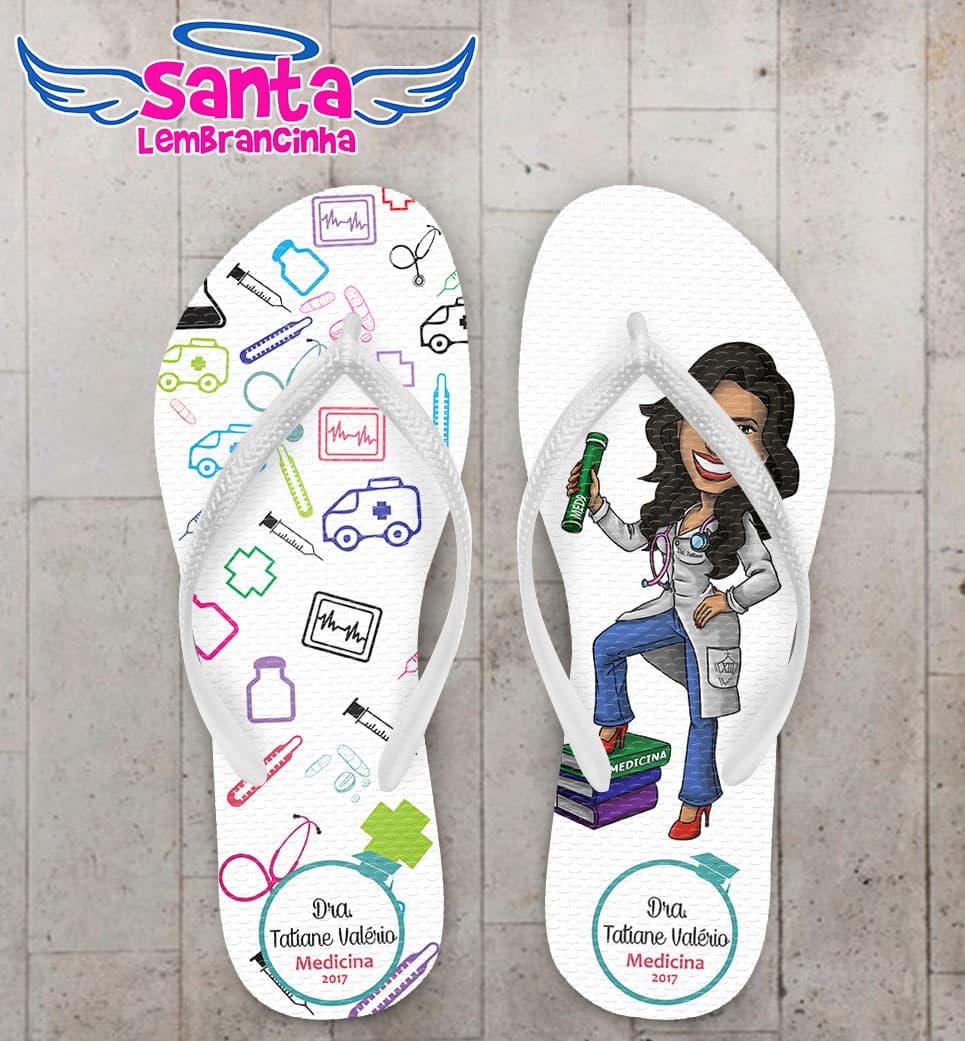 Chinelo Formatura Medicina Caricatura com Ícones Fundo Branco COD 5814