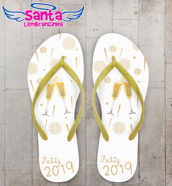 Chinelo Ano Novo Fundo Branco com Fogos de Artifício e Taças Personalizado COD 5712