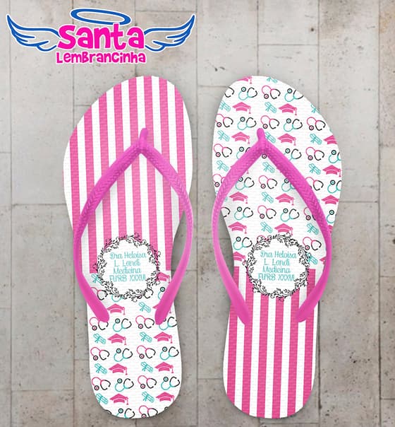 Chinelo Formatura Medicina com Capelos e Esteto COD 6120